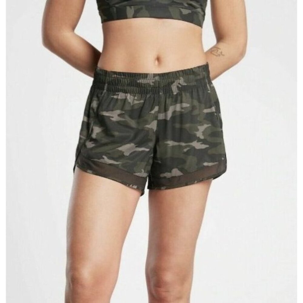ATHLETA mesh racer run shorts in green camo size XS